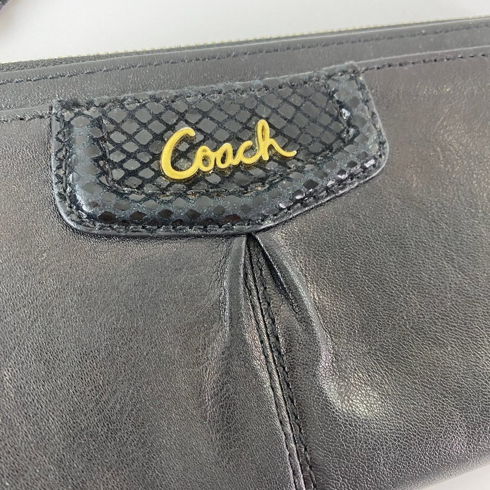 Madison Leather Wristlet Wallet, Black - Picture 4 of 6